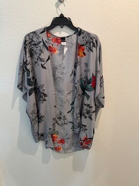 Floral Open-Front Kimono Tunic in Gray with Red-Orange Blooms